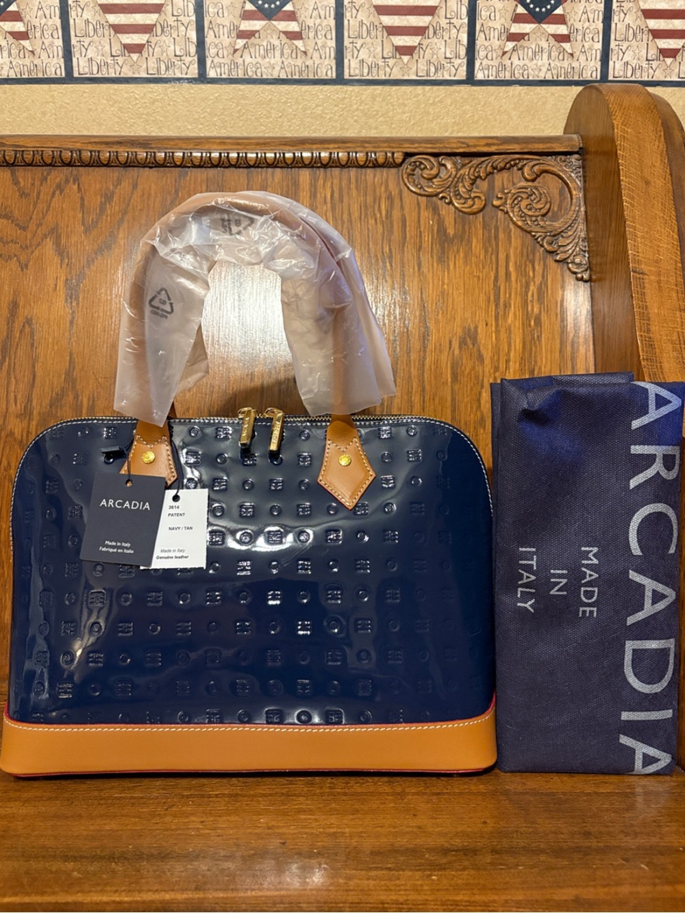 NWT-Arcadia-Embossed Patent Leather Dome Satchel-Navy/Tan-Italian🇮🇹